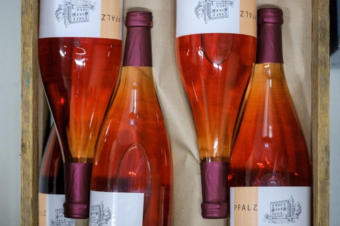 grawernia-skrzynka-na-alkohol-z-grawerem-4-Pawel grawernia - skrzynka na alkohol z grawerem 4 - Pawel.jpg